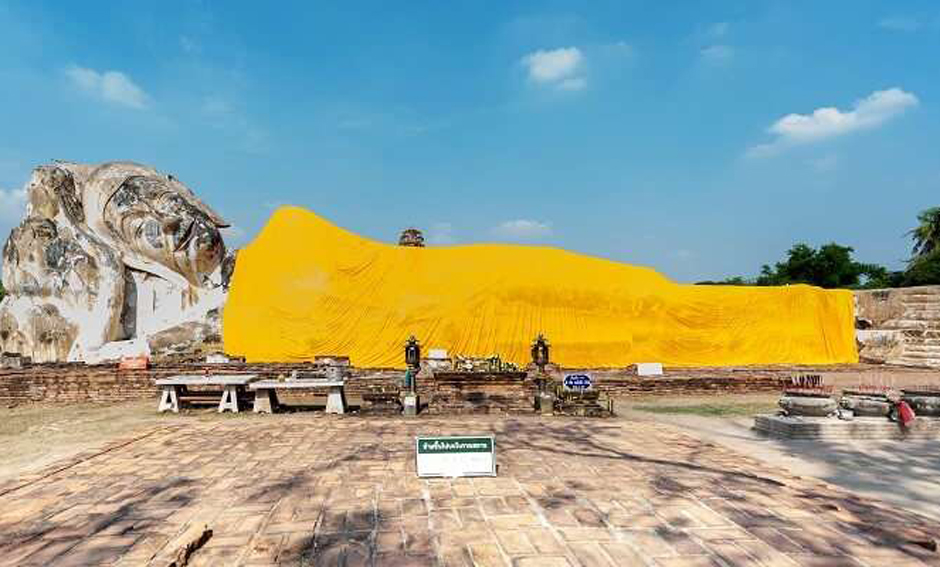 Ayutthaya - Wat lokayasutharam temple (वाट लोकाया सुथ्रम)
